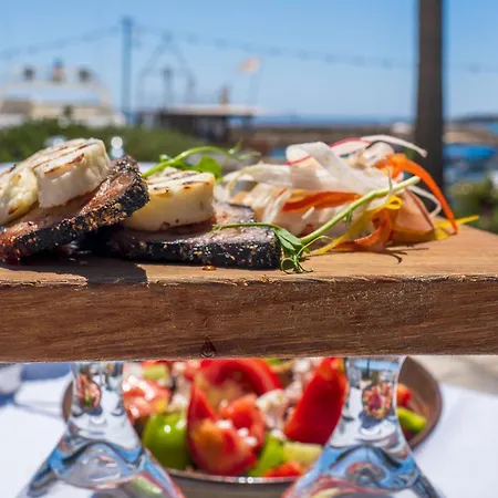 빌라 Deluxe Paros Grand 4 Bedrooms Wonderful Sea View *